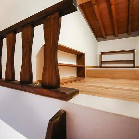 - Sole Attic With View アパート