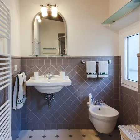 - Sole Attic With View アパート *